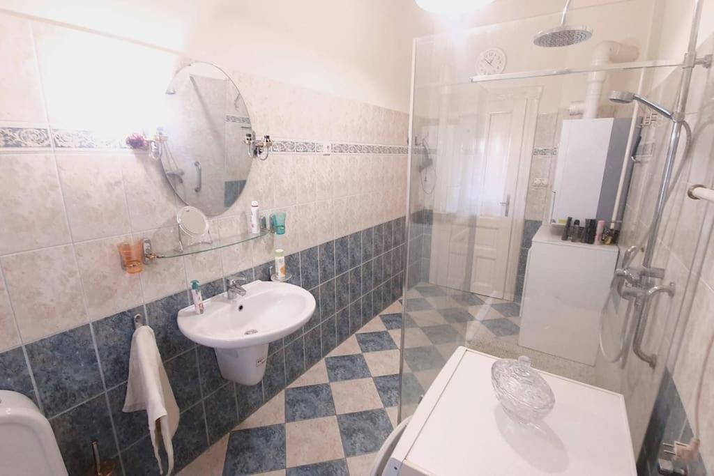 Romantic Villa - Pápa Εξωτερικό φωτογραφία